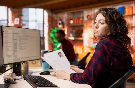 Applicant Tracking System ATS checking a resume for USA jobs in 2026